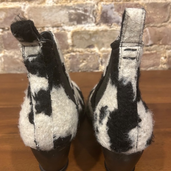 John Fluevog x Anna Sui Odlum Brogue Chelsea Boot - Picture 11 of 13